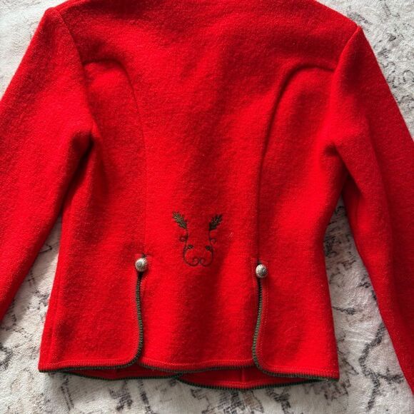 Vintage REd Embroidered Wool cardigan blazer made in Austria - Picture 5 of 6